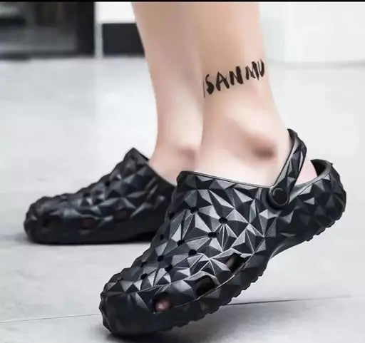 black 3D sculpted men wear for Lightweight for regular use....